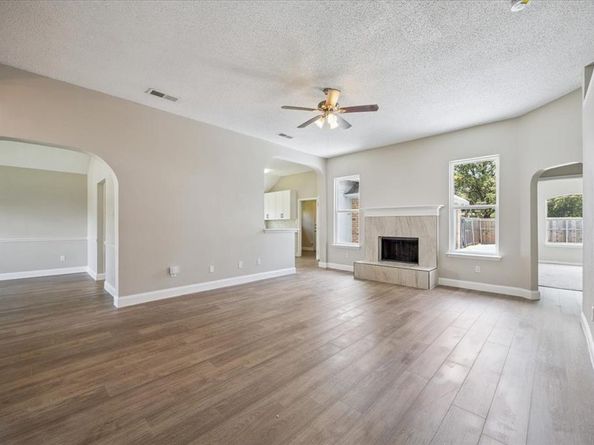 3124  Creek Crossing Road , Mesquite Texas 75181