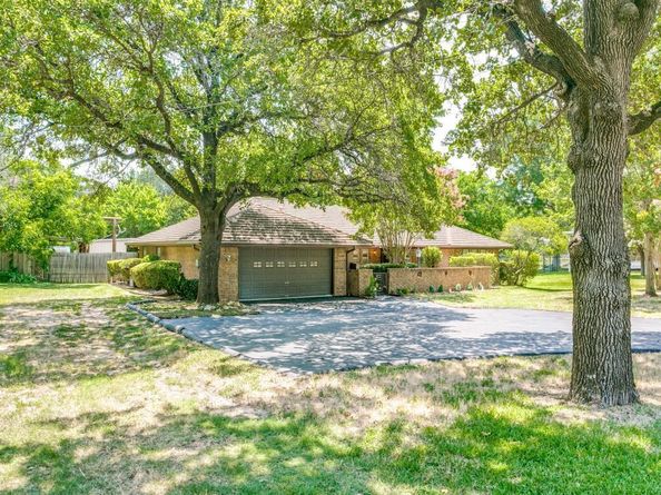 1132 N Irving Heights Drive , Irving Texas 75061
