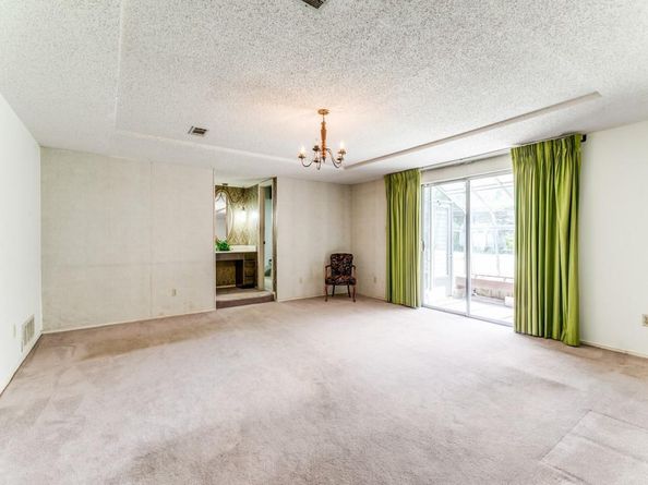 1132 N Irving Heights Drive , Irving Texas 75061