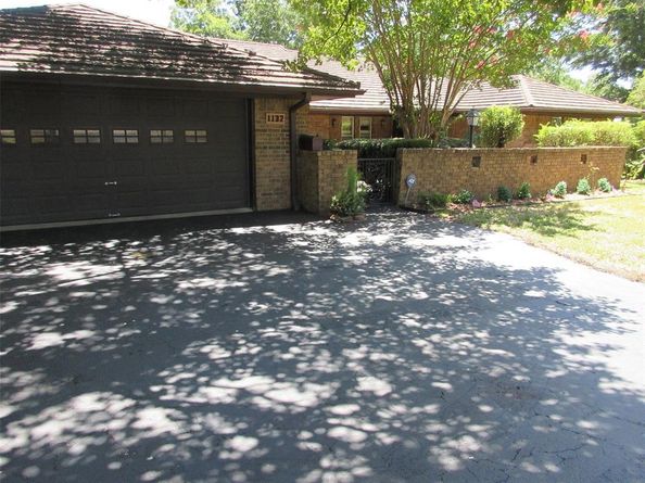 1132 N Irving Heights Drive , Irving Texas 75061