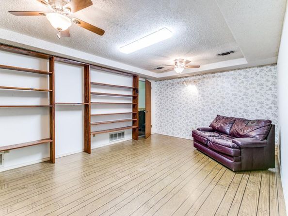 1132 N Irving Heights Drive , Irving Texas 75061