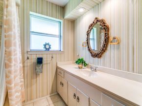 1132 N Irving Heights Drive , Irving Texas 75061