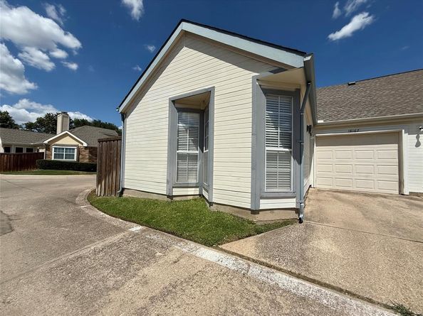 18167  Whispering Gables Lane , Dallas Texas 75287