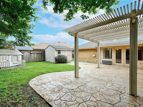 2217  Cedar Circle , Carrollton Texas 75006