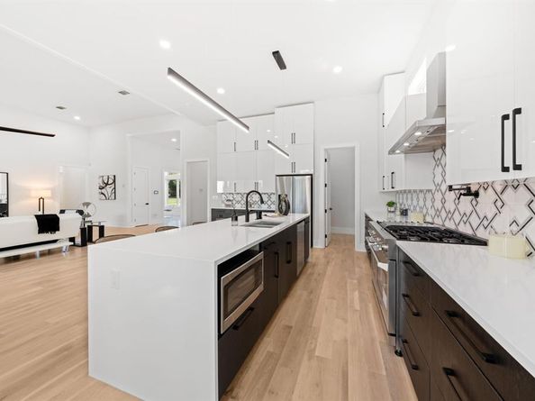 3115  GIBBS WILLIAMS Road , Dallas Texas 75233