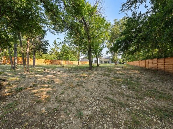 3115  GIBBS WILLIAMS Road , Dallas Texas 75233