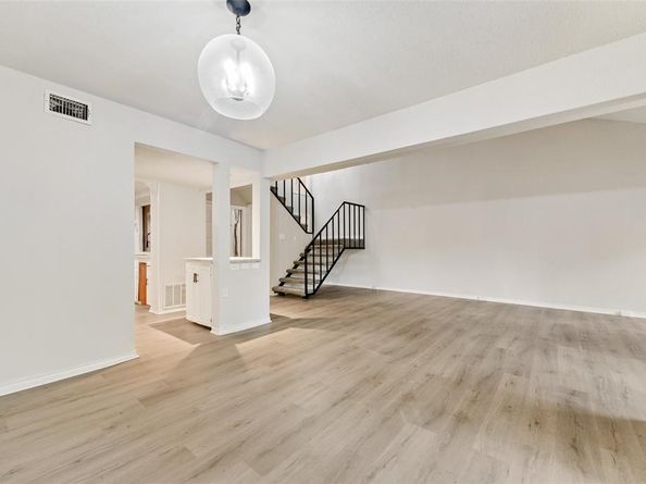 3161  Golden Oak  , Farmers Branch Texas 75234