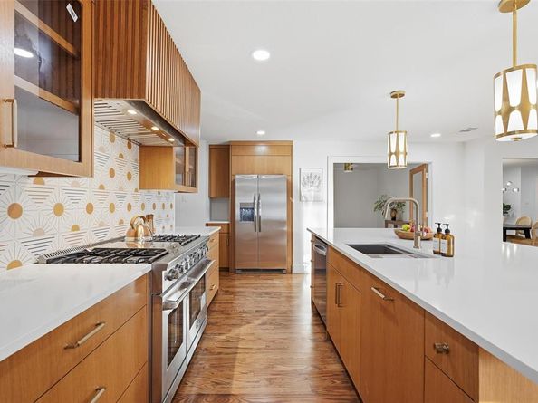 4007  Echo Glen Drive , Dallas Texas 75244