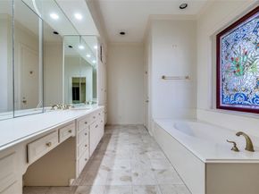 34  Stonecourt Circle , Dallas Texas 75225