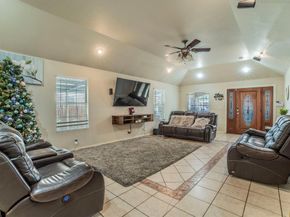 3934  Harlingen Street , Dallas Texas 75212