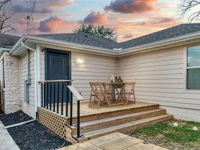 1223 E Waco Avenue , Dallas Texas 75216