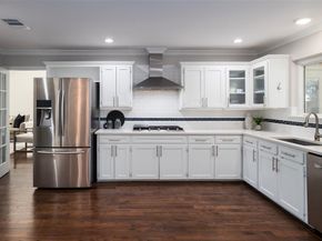 3867  Beutel Court , Dallas Texas 75229