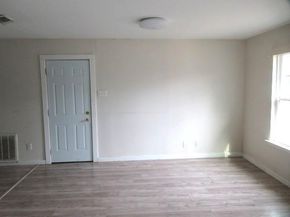 1817  Junius Street , Fort Worth Texas 76103