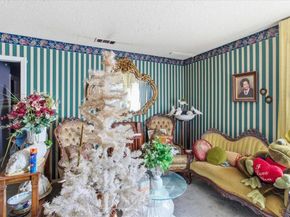 3418  Chihuahua Avenue , Dallas Texas 75212