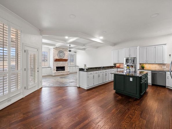 916  Riviera Drive , Mansfield Texas 76063