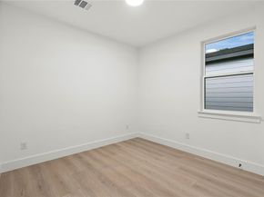 6112  Carlton Garret Street , Dallas Texas 75215