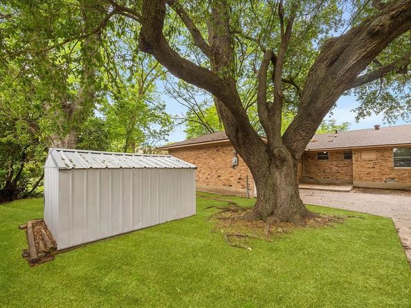1240  Tosch Lane , Mesquite Texas 75149