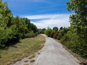 2900  Robinson Road , Denton Texas 76210