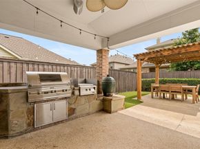 1005  High Hawk Trail , Euless Texas 76039