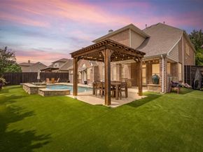 1005  High Hawk Trail , Euless Texas 76039