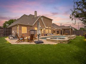 1005  High Hawk Trail , Euless Texas 76039