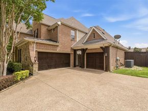 1005  High Hawk Trail , Euless Texas 76039