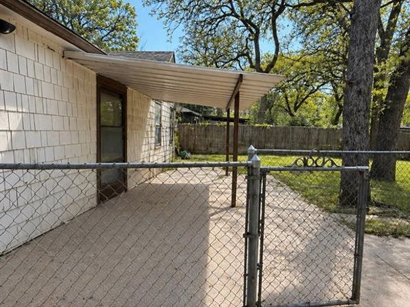 1801  Robinwood Drive , Fort Worth Texas 76111