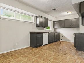 2333 S Lockhart Avenue , Dallas Texas 75228