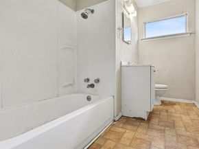 2333 S Lockhart Avenue , Dallas Texas 75228