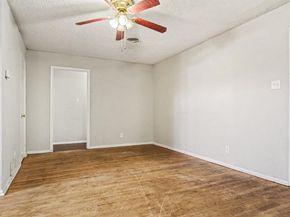 2333 S Lockhart Avenue , Dallas Texas 75228