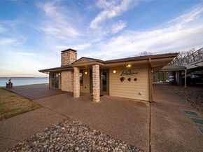 500  Waters Edge Drive  214, Lake Dallas Texas 75065