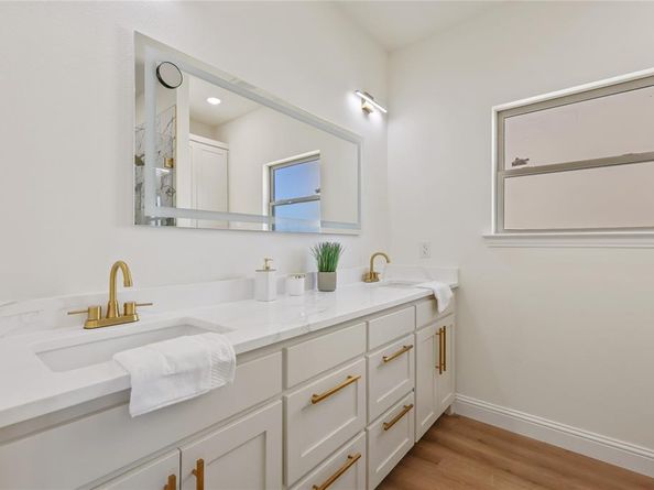 1608  D Avenue , Fort Worth Texas 76104