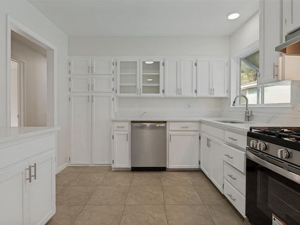 3811  Rolinda Drive , Dallas Texas 75211