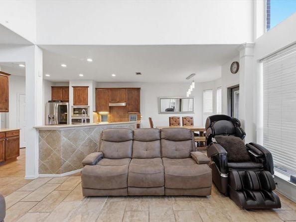 2808 N Camino Lagos  , Grand Prairie Texas 75054