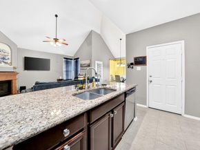 424  Castle Street , DeSoto Texas 75115