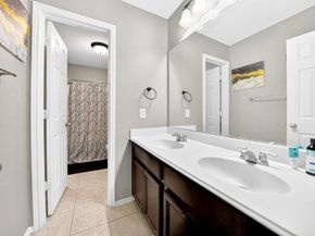 424  Castle Street , DeSoto Texas 75115