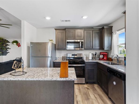 932  American Flyer Boulevard , Fort Worth Texas 76108