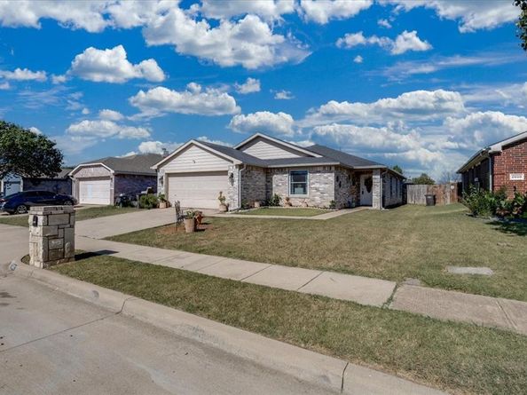 2612  Diver Court , Fort Worth Texas 76119