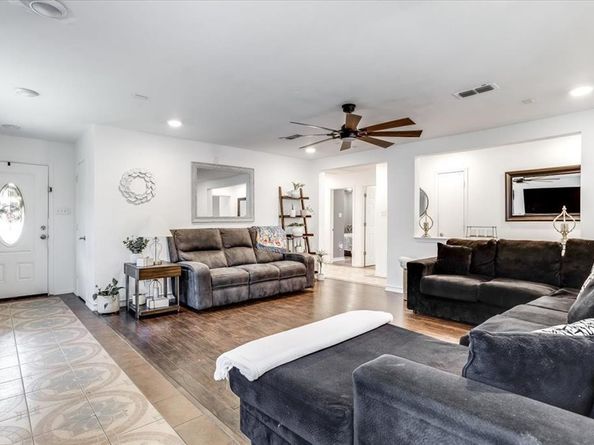 2612  Diver Court , Fort Worth Texas 76119