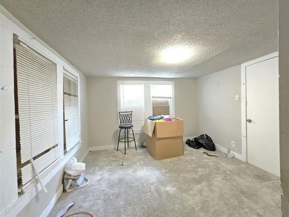 2714  Lenway Street , Dallas Texas 75215