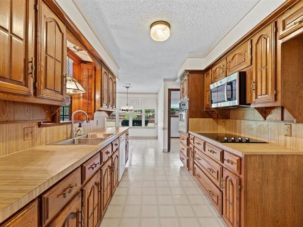 903  Green Rock Drive , Duncanville Texas 75137