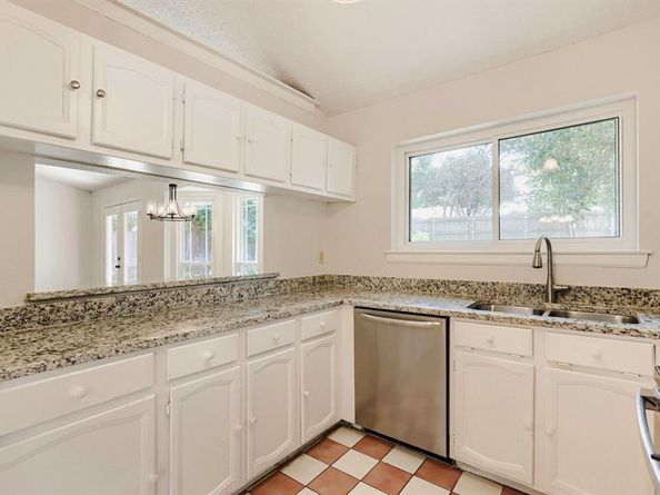 314  Sandlewood Lane , Euless Texas 76039