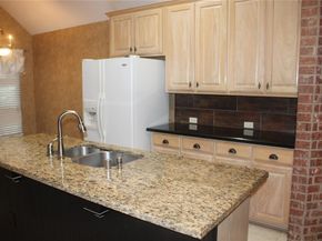 1712  Villa Court , Corinth Texas 76210