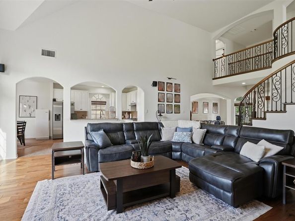 3048  Larreta  , Grand Prairie Texas 75054