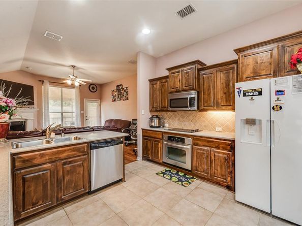 10128  Longranger Drive , Fort Worth Texas 76053