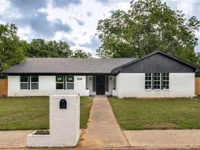 2921  Hitson Lane , Fort Worth Texas 76112