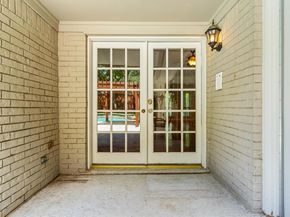 1800  Holm Oak Street , Arlington Texas 76012