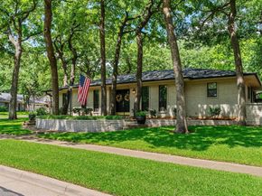 1800  Holm Oak Street , Arlington Texas 76012