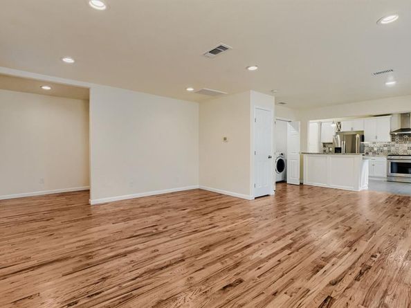 6915 E Grand Avenue , Dallas Texas 75223