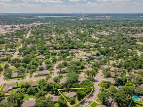 1806  Hilltop Lane , Pantego Texas 76013